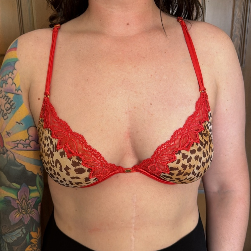 Victoria's Secret Red Leopard Lace Underwire Bra with Gold Hardware